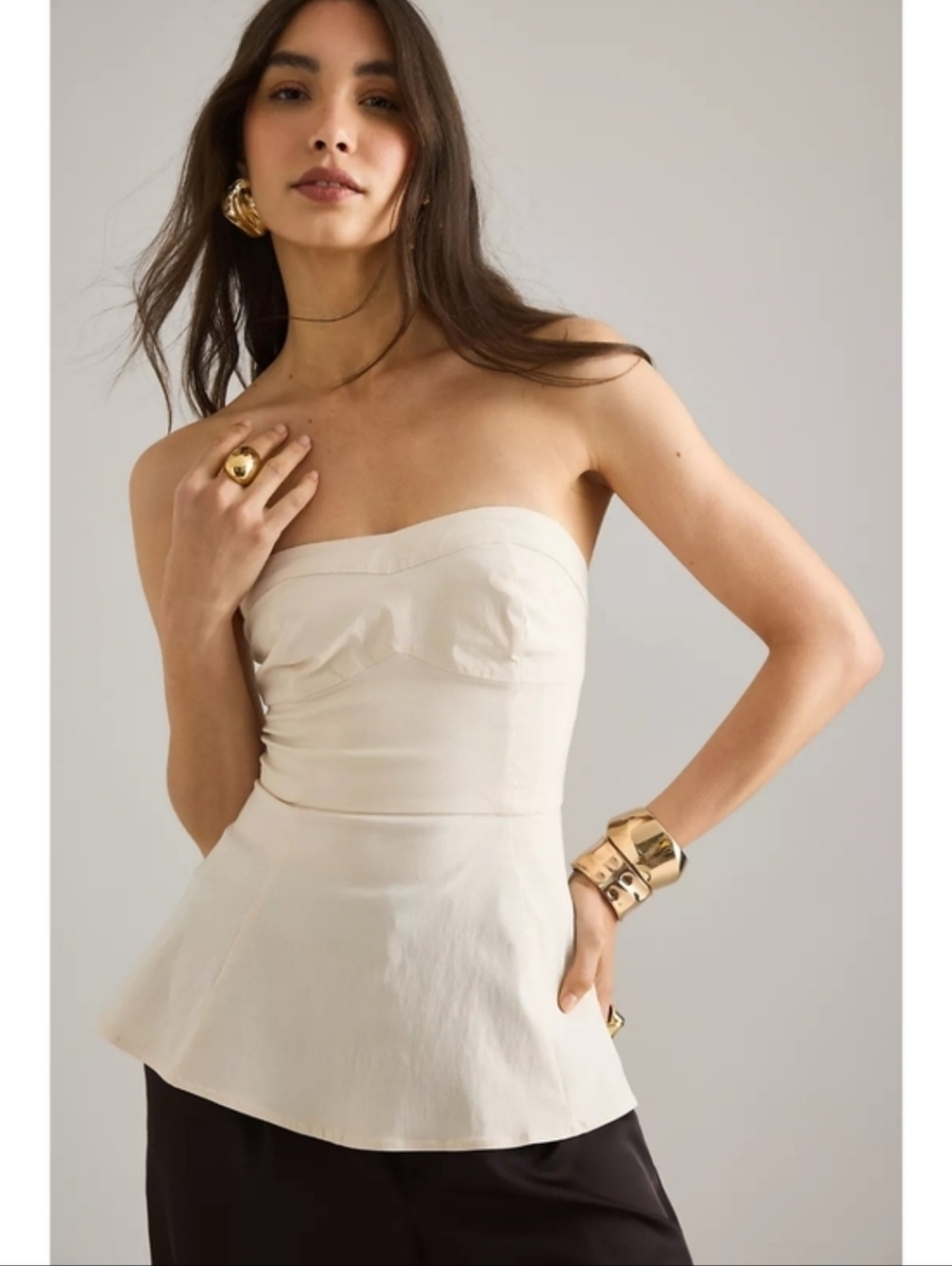 𝗔𝗻𝘁𝗵𝗿𝗼𝗽𝗼𝗹𝗼𝗴𝗶𝗲 Maeve Fit-and-Flare Strapless Top in Ivory